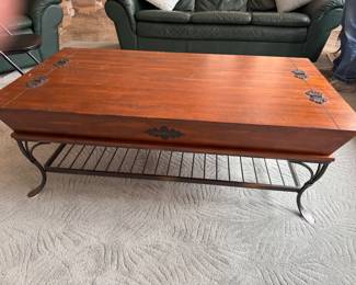 Beautiful Raymour & Flanigan Storage Coffee Table with 2 matching side tables 52" x 28"D x 18"H