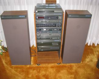 Yorx stereo system, turntable needs work