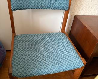 SEVERAL MID CENTURY MODERN SIDE CHAIRS