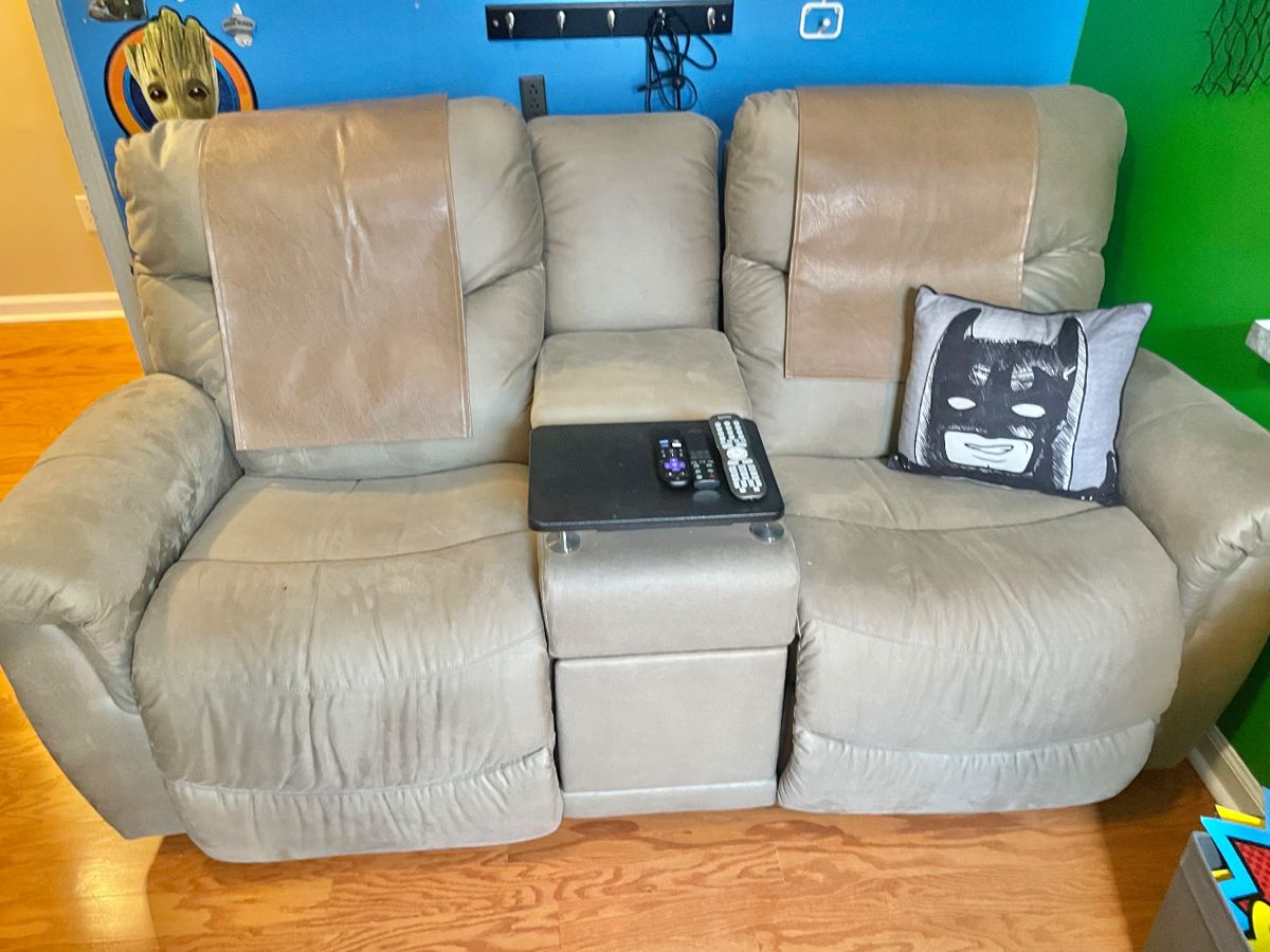 Lazy Boy wireless power recliner loveseat