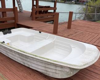 water trender 9.4 Three Person Boat