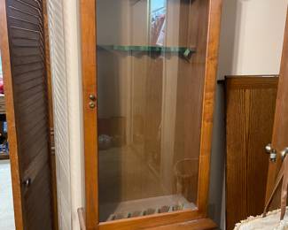 Glass Door Gun Cabinet with Key 
