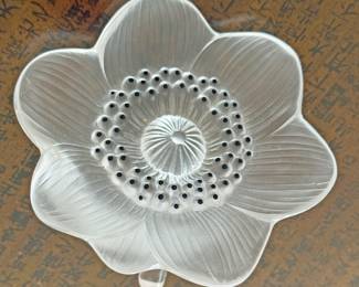 Lalique "Anemone" flower sculpture 