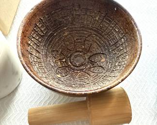 Suribachi (grinding bowl) and surikogi (wooden pestle) set