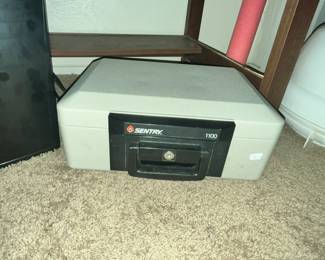 SENTRY SAFE BOX
