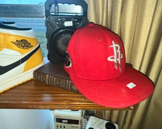 SEVERAL GREAT SPORTS CAPS