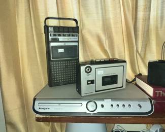 DVD PLAYER & CASSETTE PLAYERS