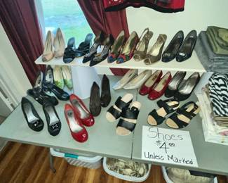 LOADS OF WOMEN'S SHOES!