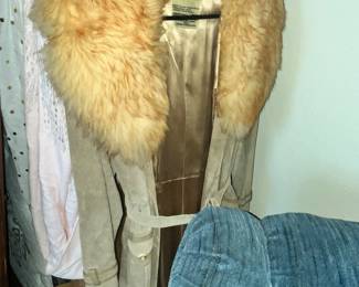 LONG LEATHER COAT w/ FUR COLLAR, MADE IN ENGLAND