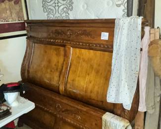 QUEEN SIZE SLEIGH BED & MATTRESS SET