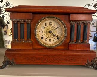 Mantle Clock