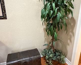 Treasure chest storage