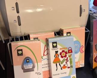 Cricut Personal Electronic Cutter Machine CRV001 and  shapes cartridges 