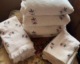 Set of lovely floral towels 
