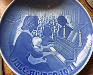 Vintage 1971 Bing & Grøndahl Christmas Plate - “Christmas at Home” - Danish