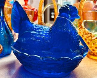 Vintage cobalt Westmoreland hen on nest...