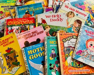 Large selection of vintage "Golden Books"...