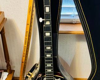 Vintage "Arrow" banjo w/case...