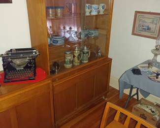 Midcentury china/display cabinet