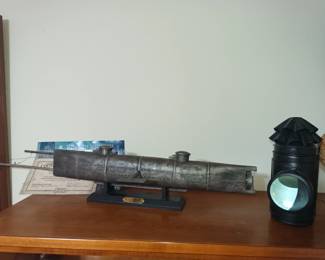 CSS Hunley submarine and lamp replica