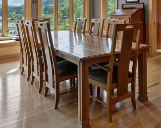 Arts and craft style Thomasville dining room set.