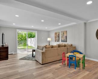 9018 Cloverly Rd, Philadelphia32Family Room