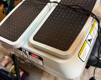 Electric leg exerciser 