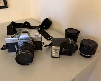 Minolta 35mm camera, lenses & flash 