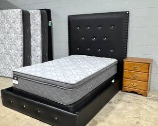 Queen Tufted Bed Orlando Estate Auction