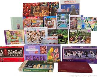 Large Puzzle Lot