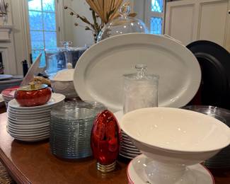 Crate and barrel, Williams Sonoma, and plenty more in this full kitchen