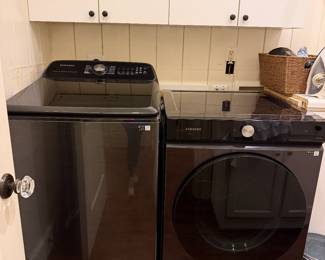 Samsung high capacity washer and dryer LIKE NEW purchased 9 months ago