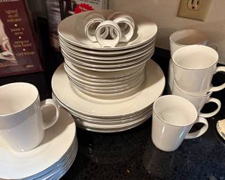 Set of Everyday Dishes