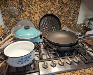 Pots and pans - Calphalon pans plus