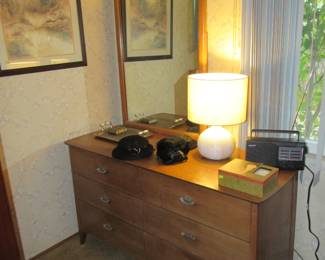 Dixie dresser with mirror