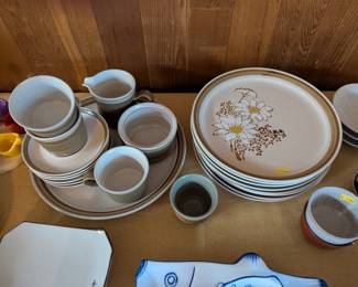 Vintage MCM Stoneware "Upsy Daisy" dinner ware set