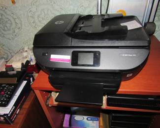 HP printer. Prefect for home/dorm use!