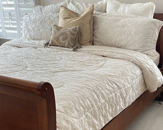 Veratex Luxury King Size Bedding Set with Decorative Pillows