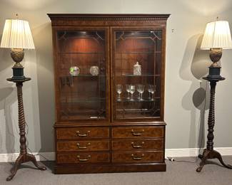 Pair of tall stands, pair of lamps and cabinet 