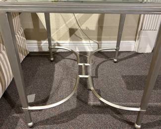 Artistica Sangioves end table ( brand new). Matching coffe table in sale ⭐️⭐️