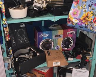 Neck Messanger - Boom Box - Electronics