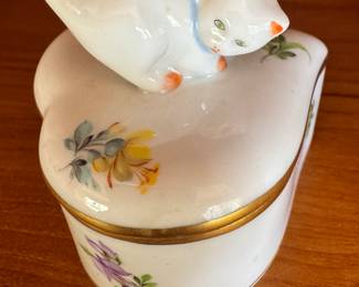Herend Hand-painted Porcelain Heart-Shaped Trinket Box