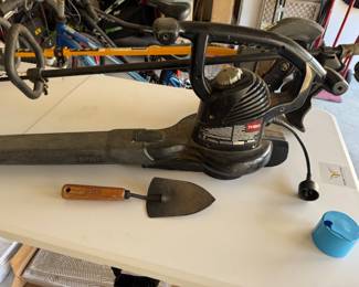 Electric leaf blower