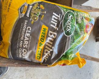 Scott’s turf builder