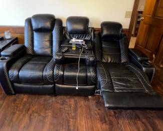 Convertible, reclining, leather sofas
