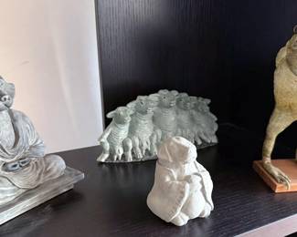 Assorted animal figures