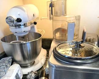Kitchen Aid stand mixer, Cuisinart food processor + rice cooker