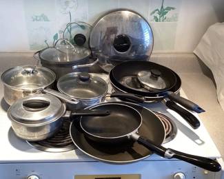 PPM111 Mystery Lot Of Pots & Pans