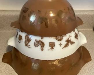 PPM106 Set Of Three Early American Pyrex Cinderella Nesting Mixing Bowls 