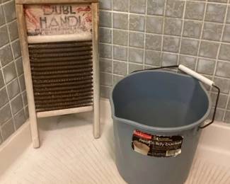 PPM130 Vintage Washboard & Bucket